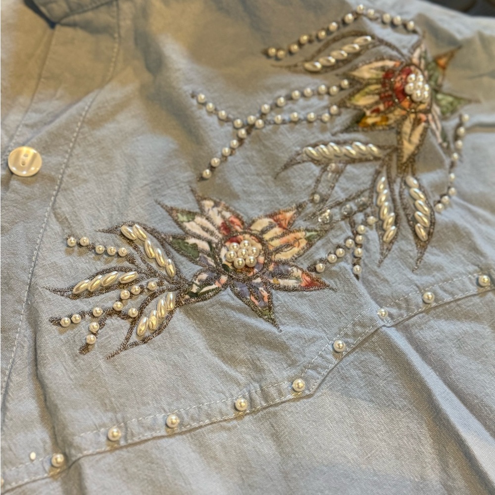 Jane Ashley Light Blue denim button up-Size Large